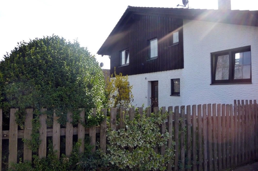 Maisons ~ feine Immobilien: Einfamilienhaus Bruckberg bei Landshut